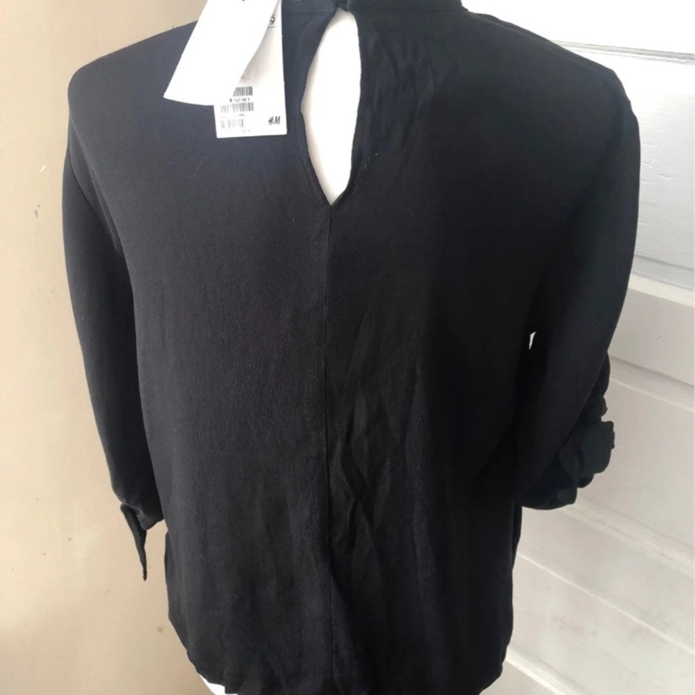 H&M Blouse - Picture 2 of 5